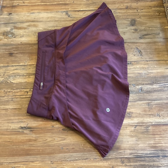 Lululemon PLAY OFF THE PLEATS SKIRT Size 2 - Picture 4 of 6